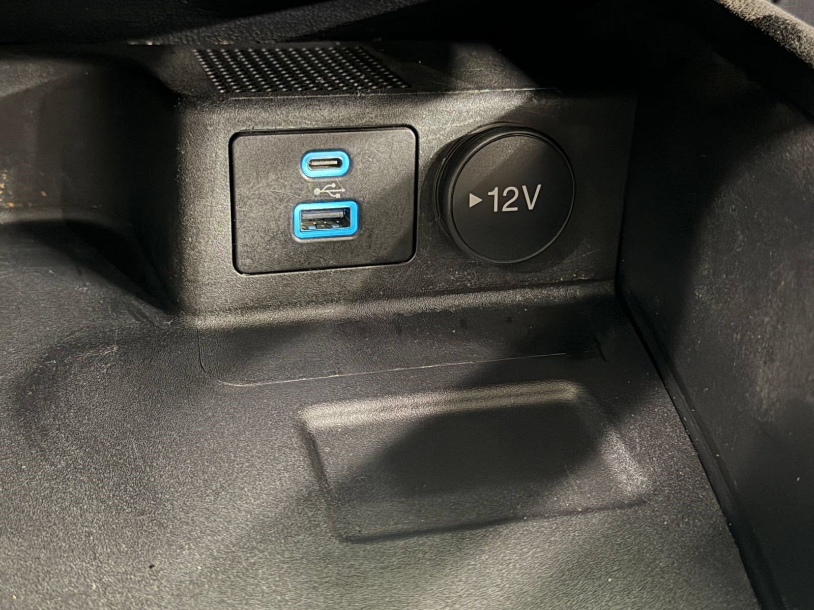 Used 2022 Ford Escape SE w/ SE Sport Appearance Package AWD/4WD image 31