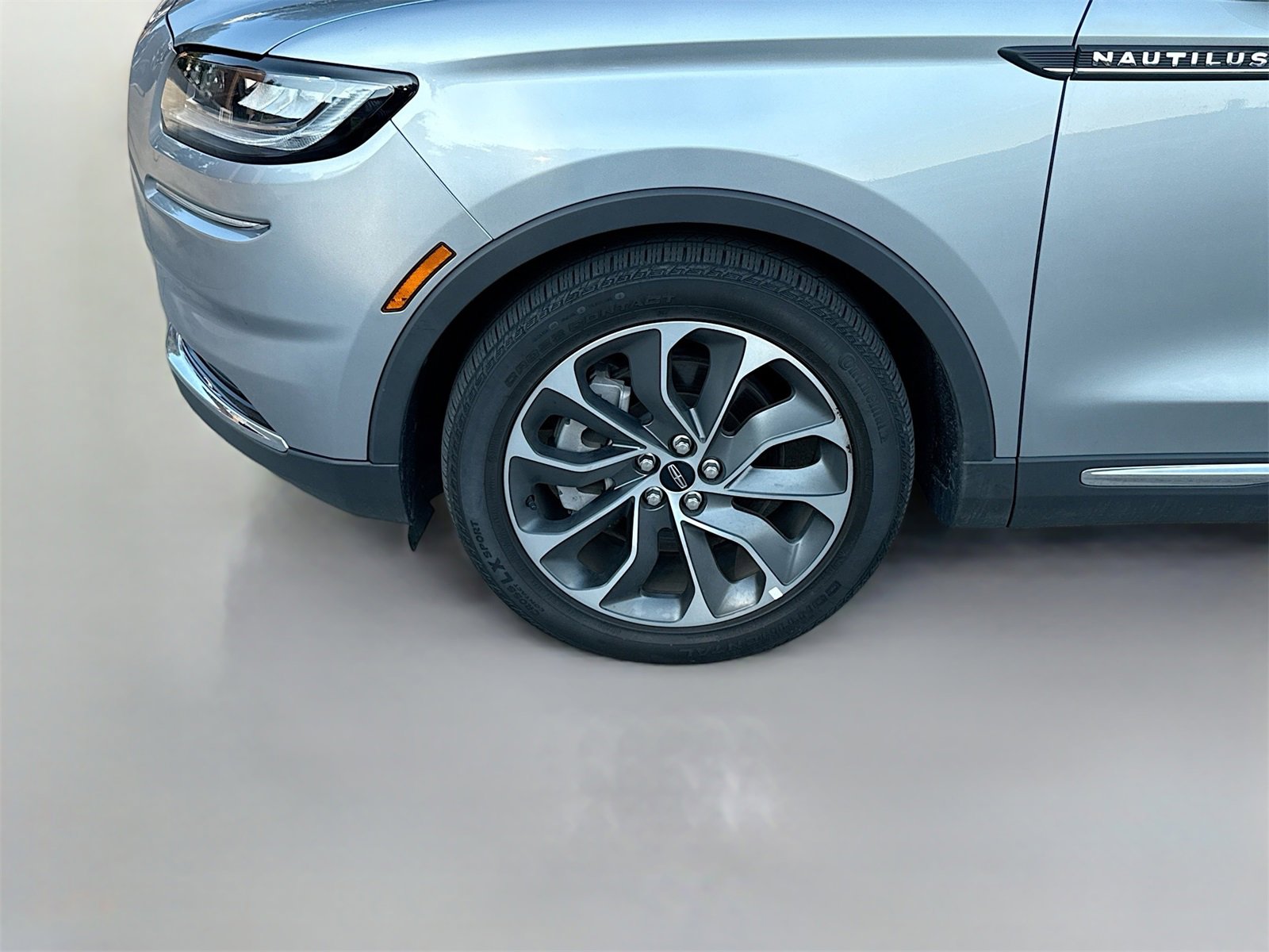 Used 2023 Lincoln Nautilus Reserve image 31