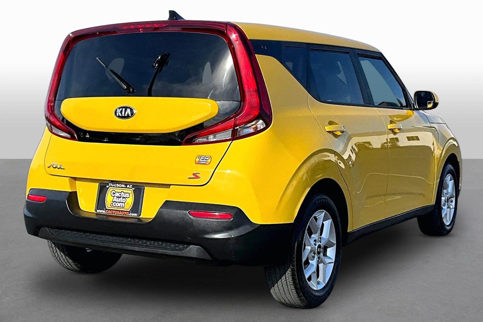 Used 2020 Kia Soul S FWD image 2