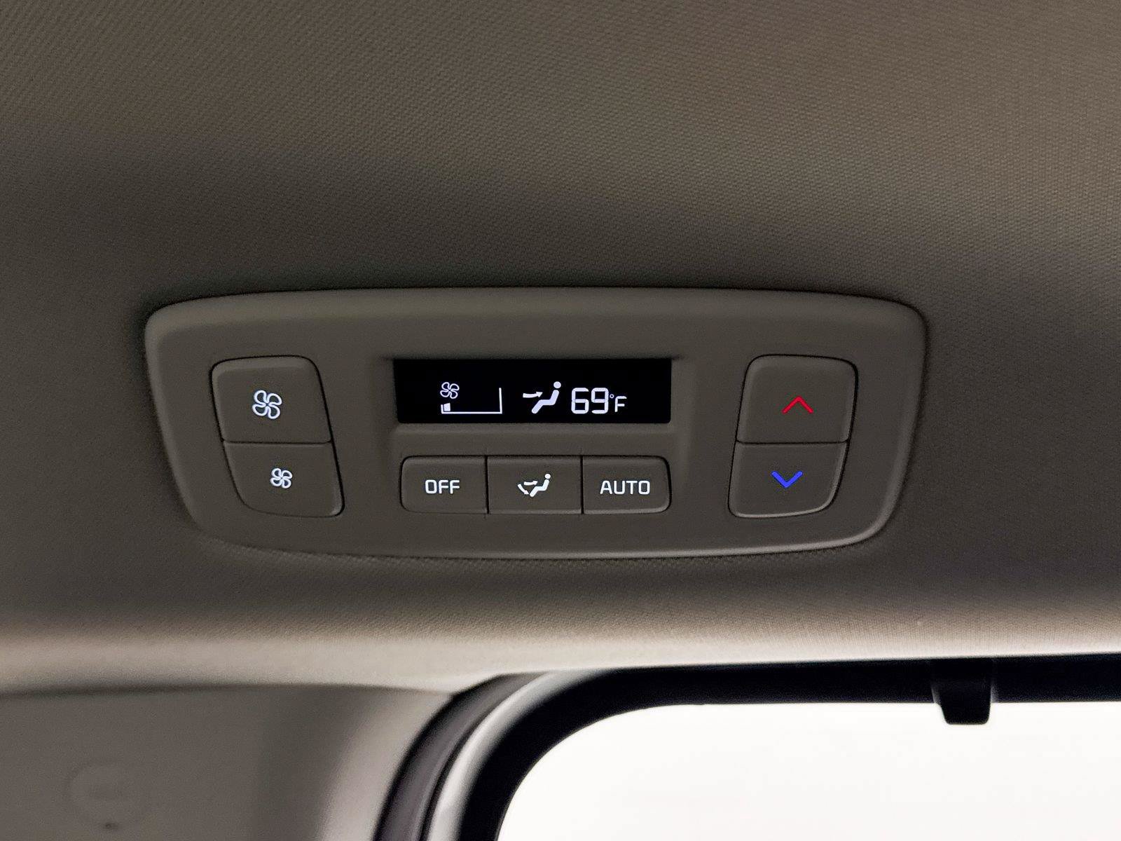 Certified 2025 Kia Carnival SX w/ SX Dark Edition Package FWD image 34