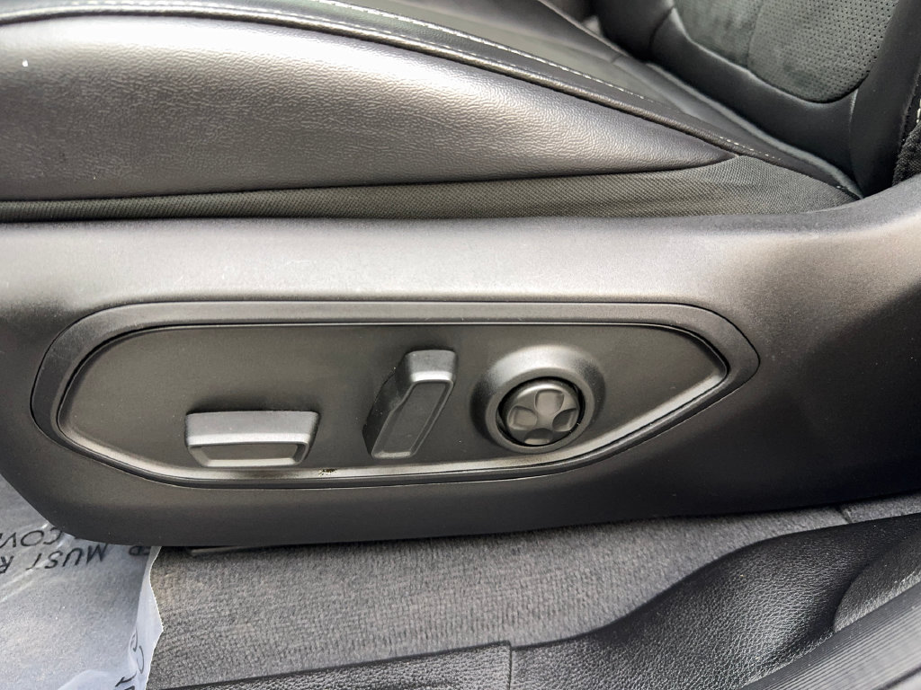 Used 2025 Jeep Grand Cherokee Altitude RWD image 30