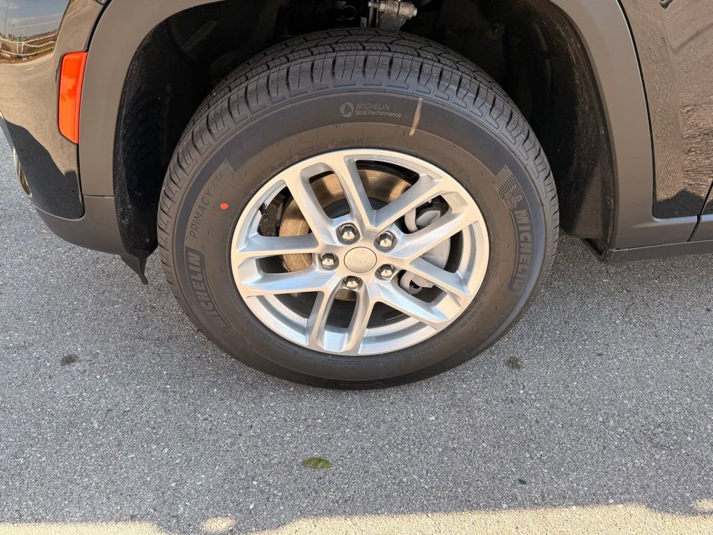 New 2026 Jeep Grand Cherokee Laredo image 30