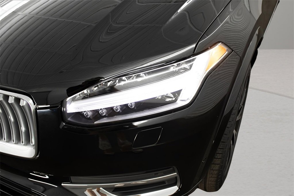 Certified 2025 Volvo XC90 T8 Plus w/ Protection Package Premier image 5
