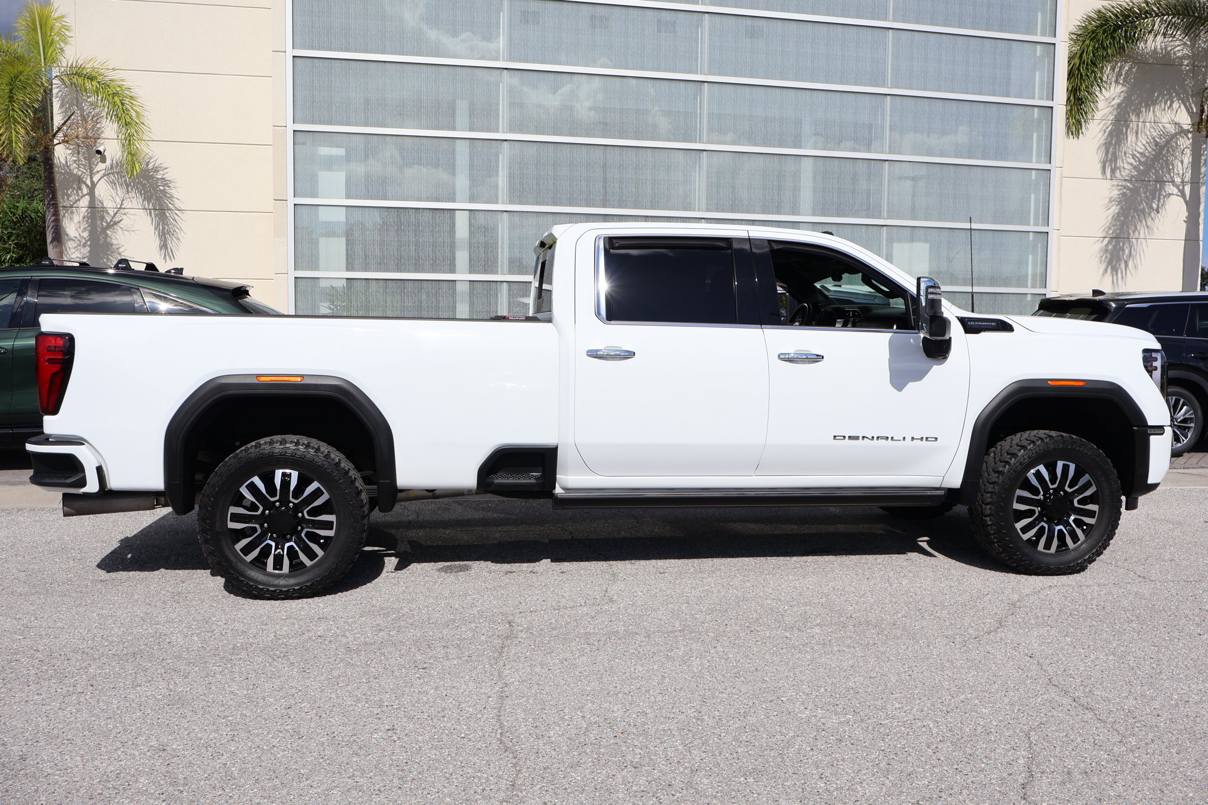 Used 2024 GMC Sierra 3500 Denali Ultimate AWD/4WD image 10