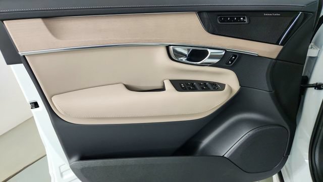 New 2026 Volvo XC90 B6 Plus w/ Protection Package Premier AWD/4WD image 9