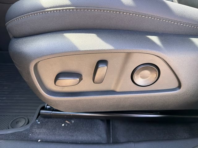 New 2027 Chevrolet Equinox LT w/ Convenience Package II FWD image 19