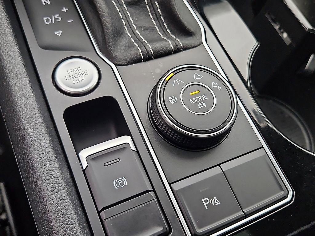 Certified 2022 Volkswagen Atlas SEL image 17