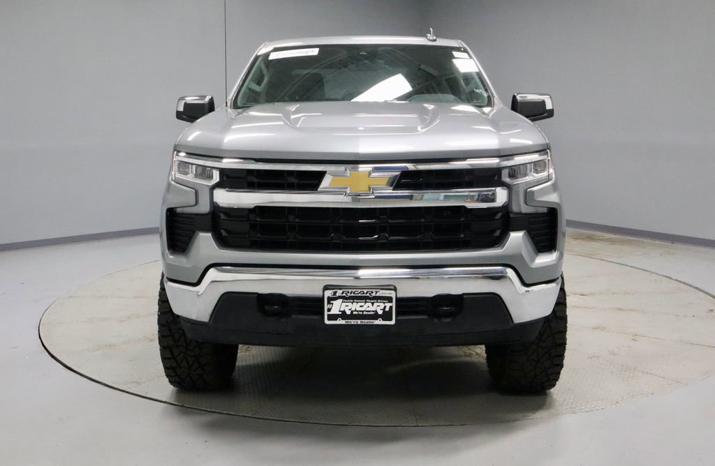 Used 2025 Chevrolet Silverado 1500 LT AWD/4WD image 8