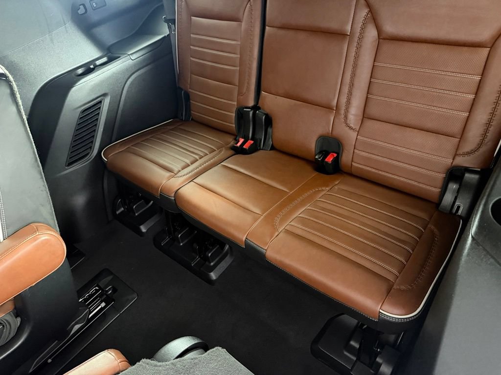 Used 2023 GMC Yukon Denali Ultimate AWD/4WD image 29