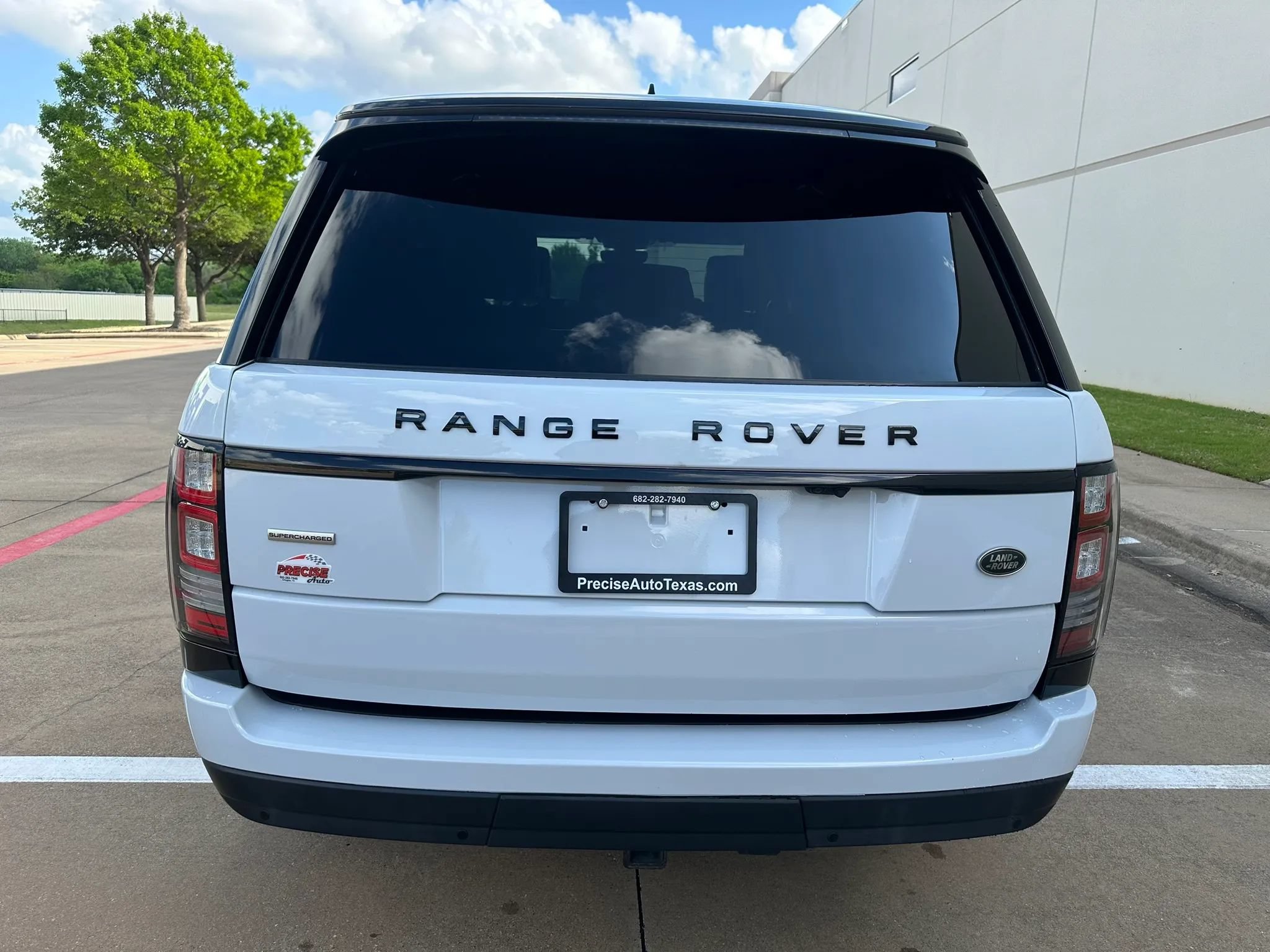 Used 2017 Land Rover Range Rover Long Wheelbase Supercharged AWD/4WD image 10