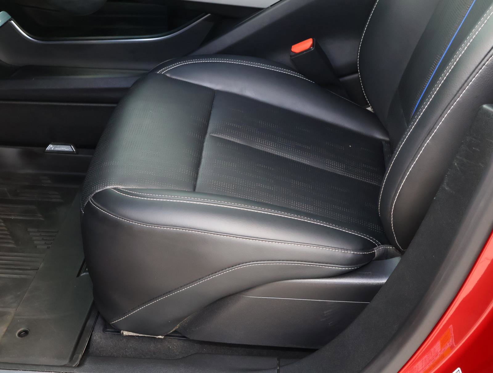 Used 2024 Cadillac Lyriq Luxury w/ LPO, Floor Liner Package image 18