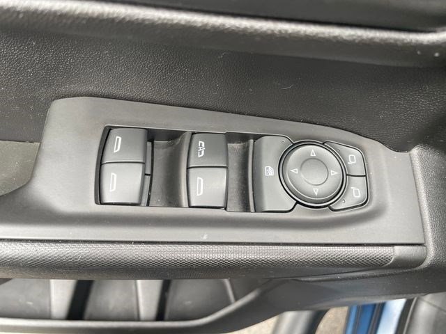 Used 2020 Chevrolet Silverado 1500 Custom w/ Custom Value Package AWD/4WD image 36