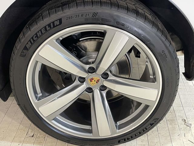 New 2026 Porsche Macan image 12