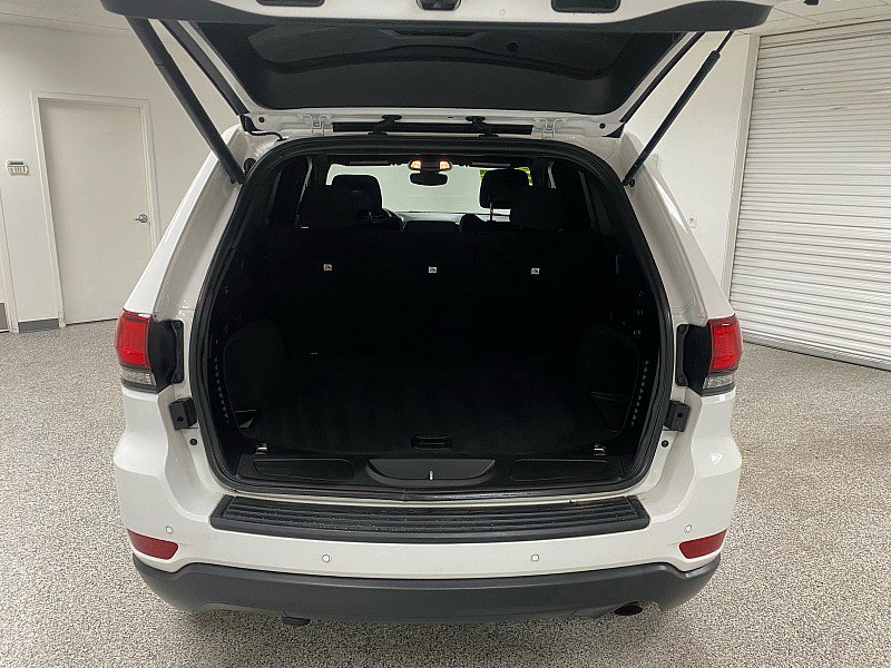 Used 2019 Jeep Grand Cherokee Laredo image 14