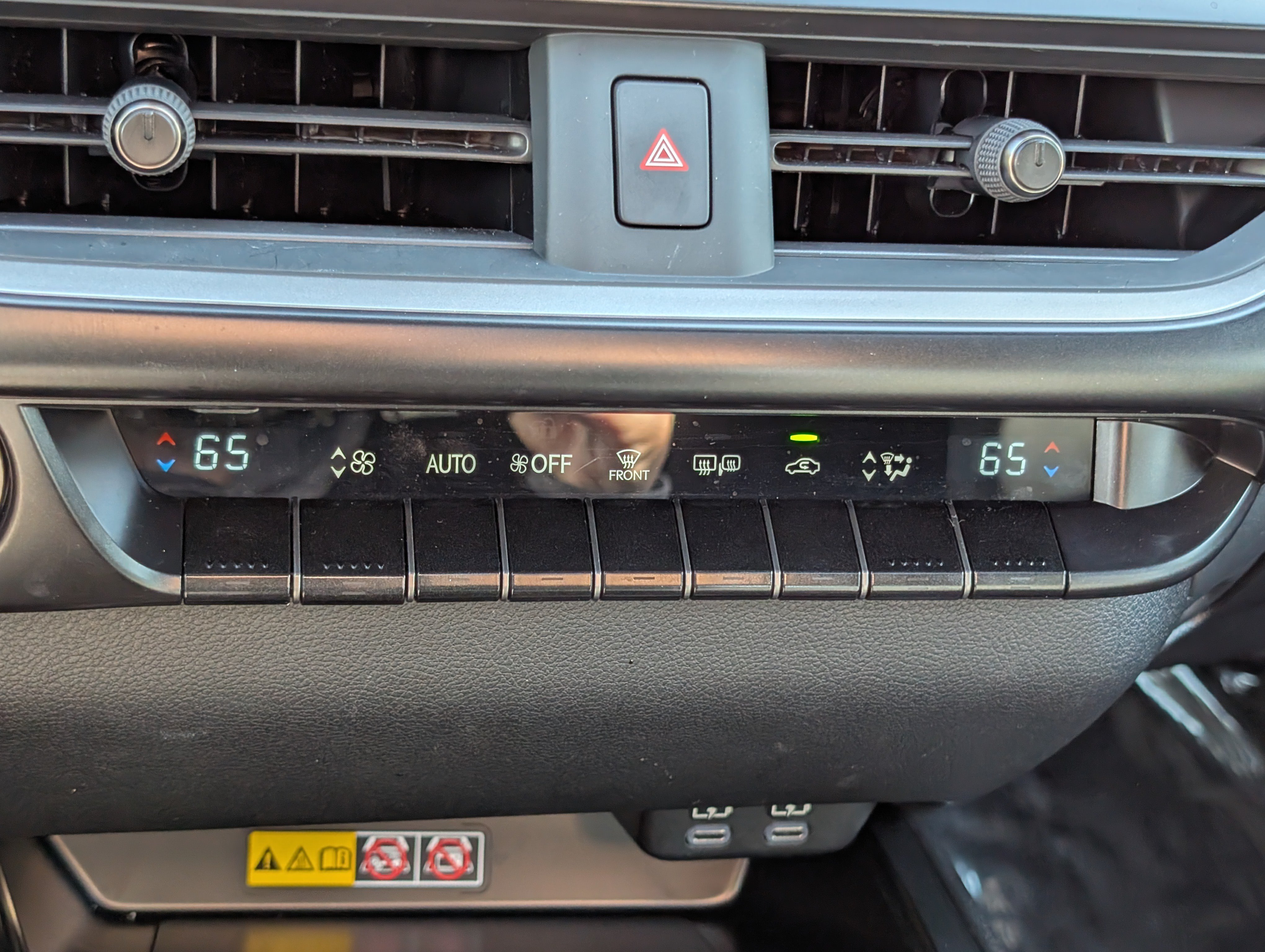 Certified 2025 Lexus UX 300h AWD w/ Accessory Package (Z1) image 29
