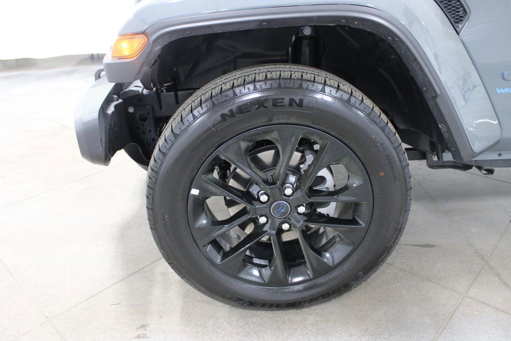 Used 2025 Jeep Wrangler Unlimited Sahara w/ Safety Group image 34