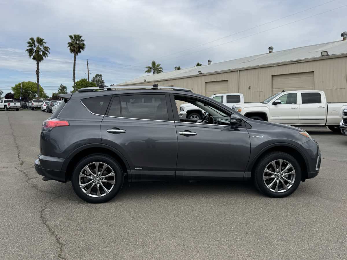Used 2017 Toyota RAV4 Limited w/ Advanced Technology Package AWD/4WD image 11