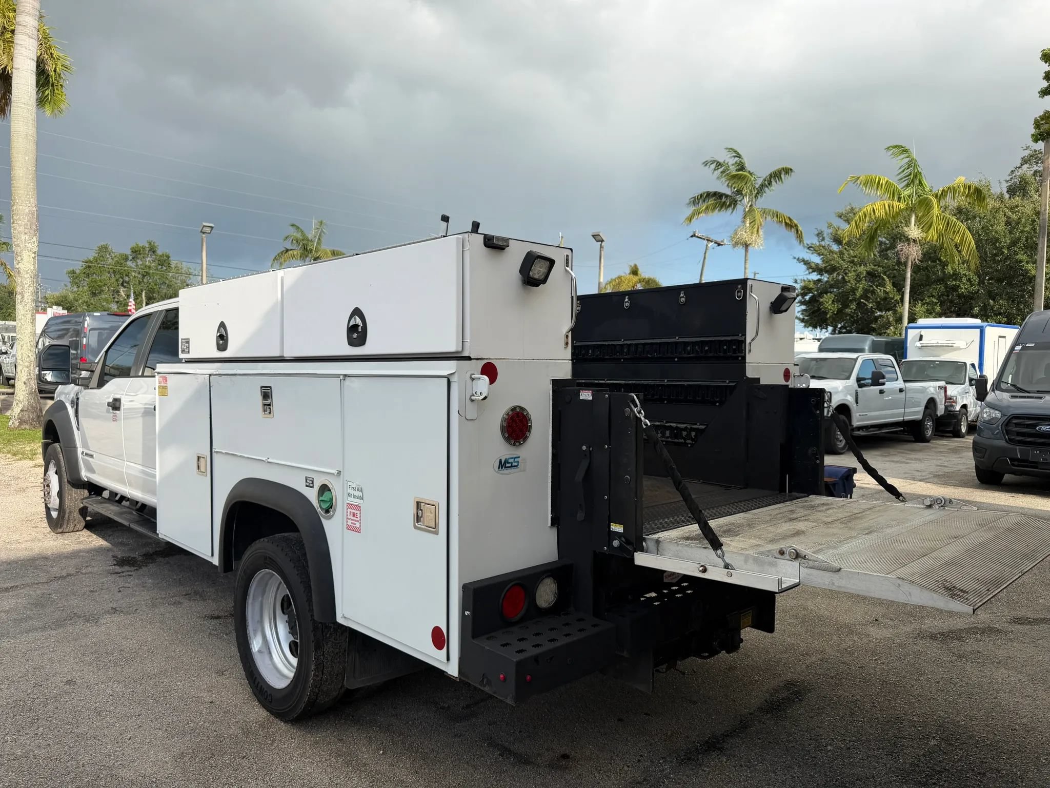 Used 2019 Ford F450 XL w/ Power Equipment Group AWD/4WD image 2