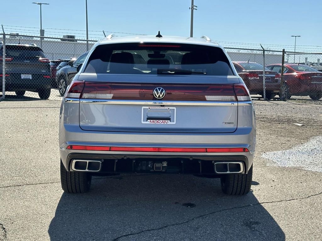 New 2026 Volkswagen Atlas Cross Sport SEL Premium R-Line image 4
