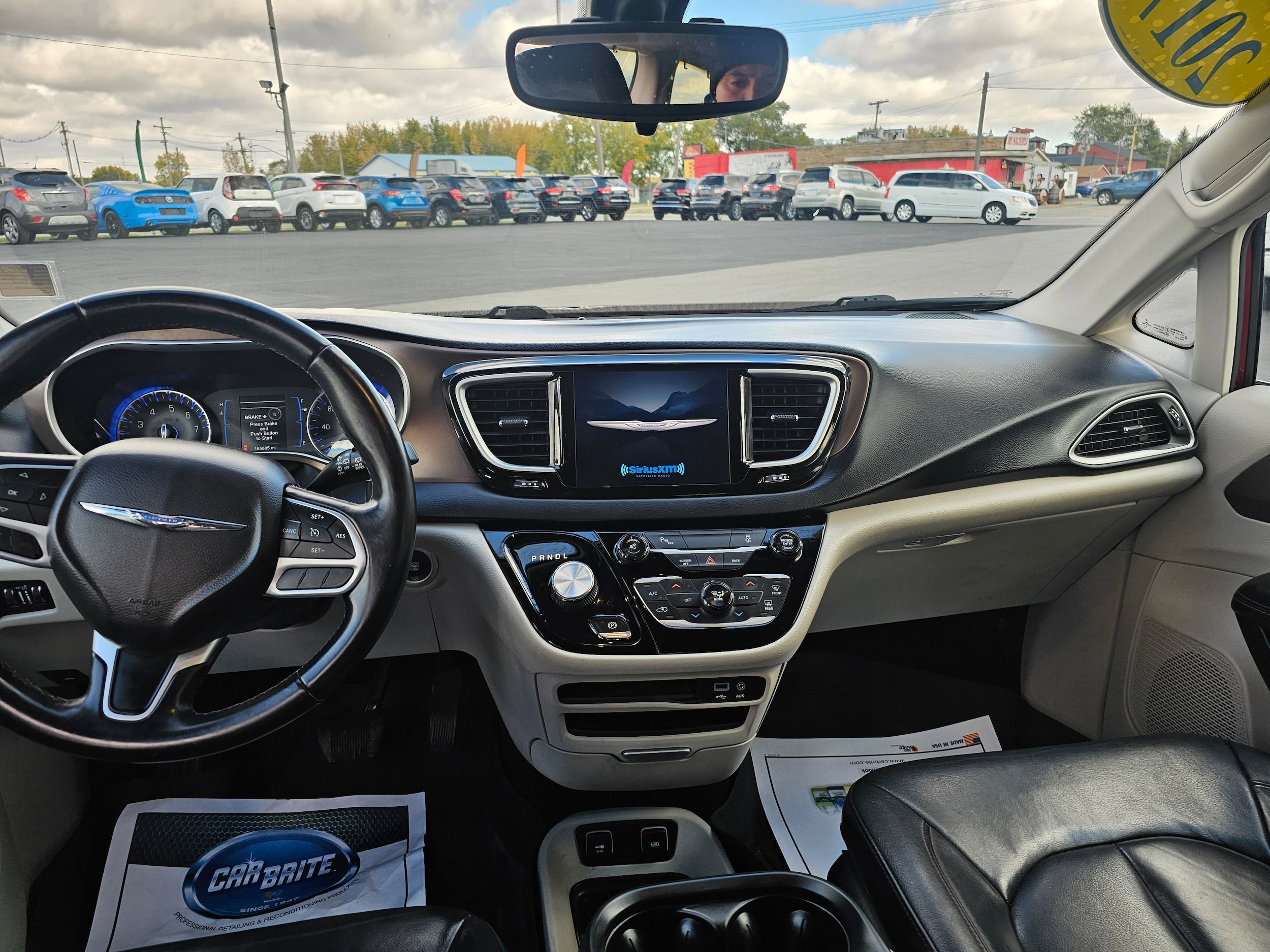 Used 2017 Chrysler Pacifica Touring-L image 13