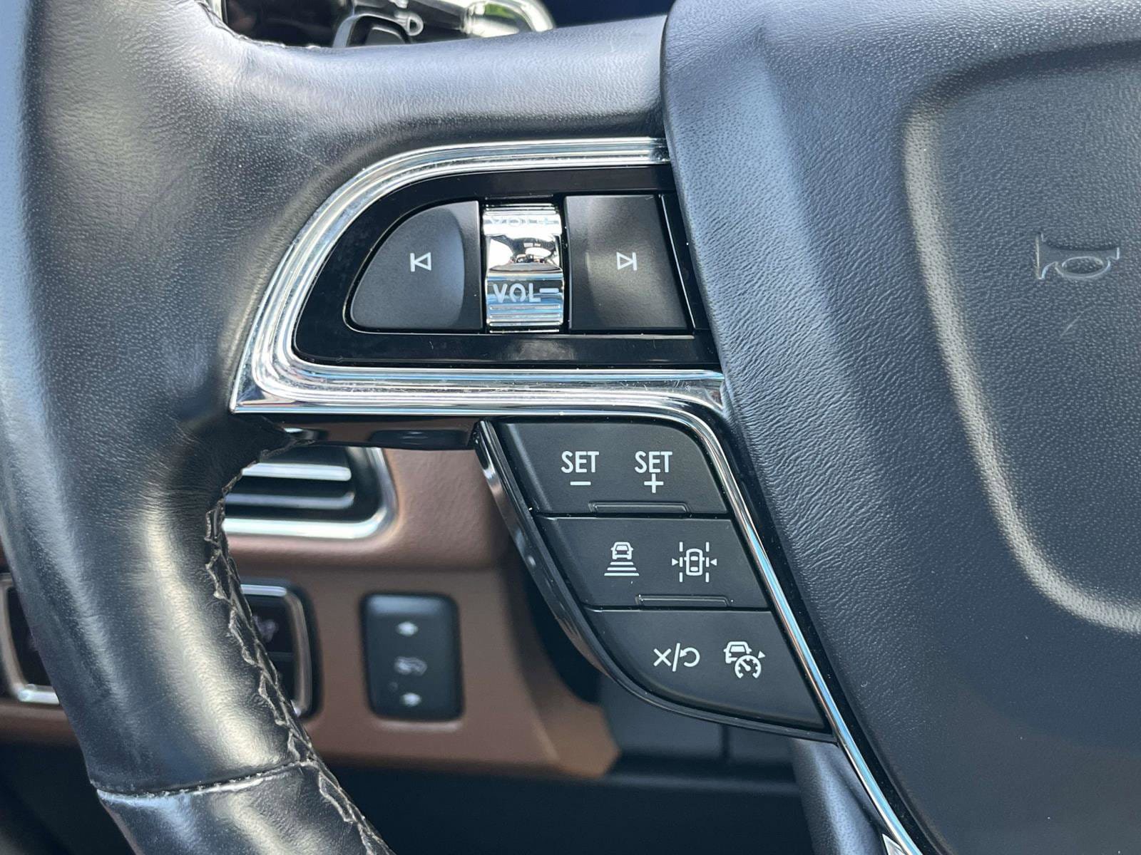 Certified 2023 Lincoln Navigator L Reserve AWD/4WD image 22