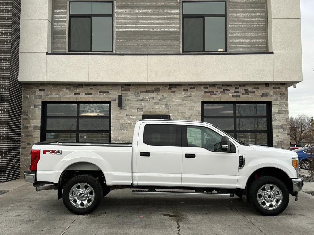 Used 2017 Ford F250 XLT w/ XLT Value Package image 2