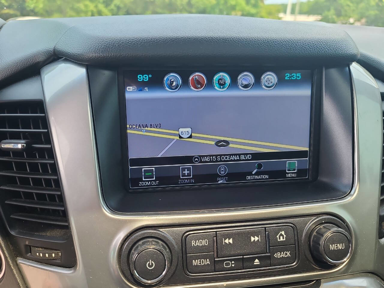 Used 2019 Chevrolet Suburban LT AWD/4WD image 23