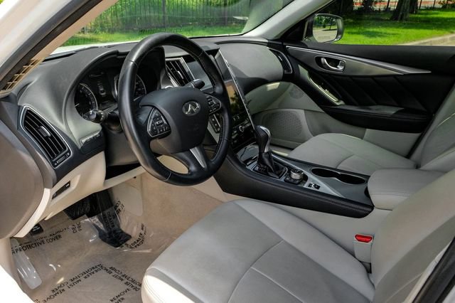 Used 2014 INFINITI Q50 Premium w/ Navigation Package RWD image 4
