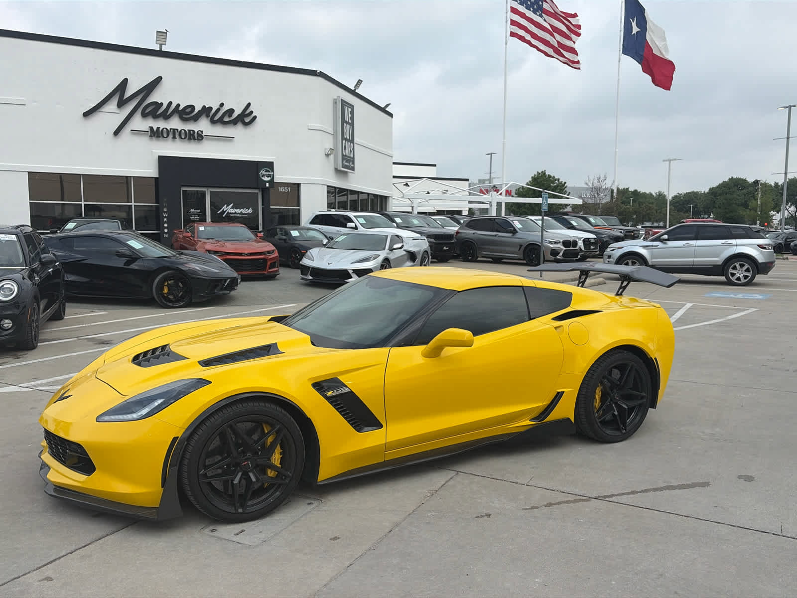 Used 2015 Chevrolet Corvette Z06 w/ 3LZ Preferred Equipment Group RWD image 1