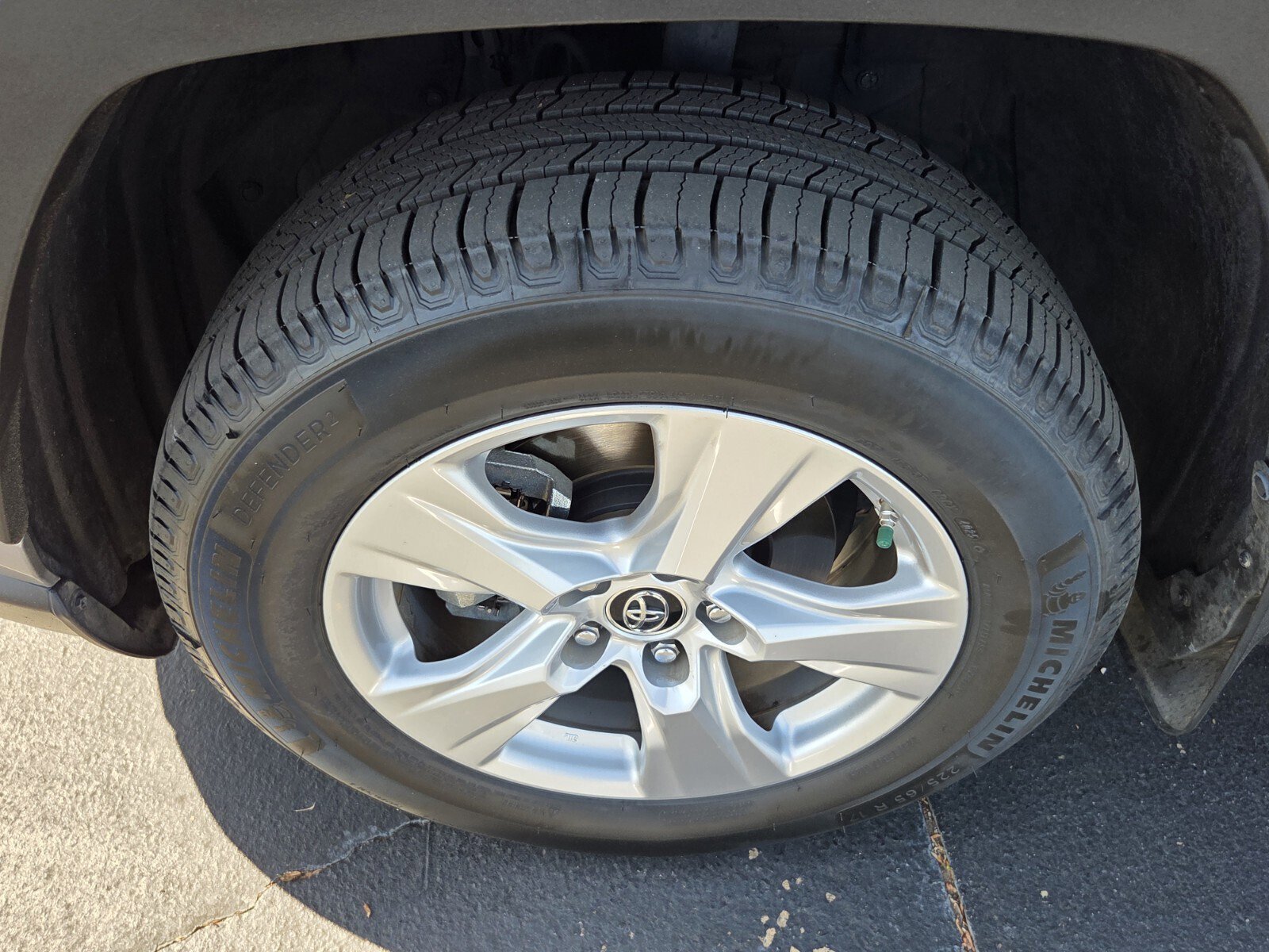 Used 2019 Toyota RAV4 XLE image 9