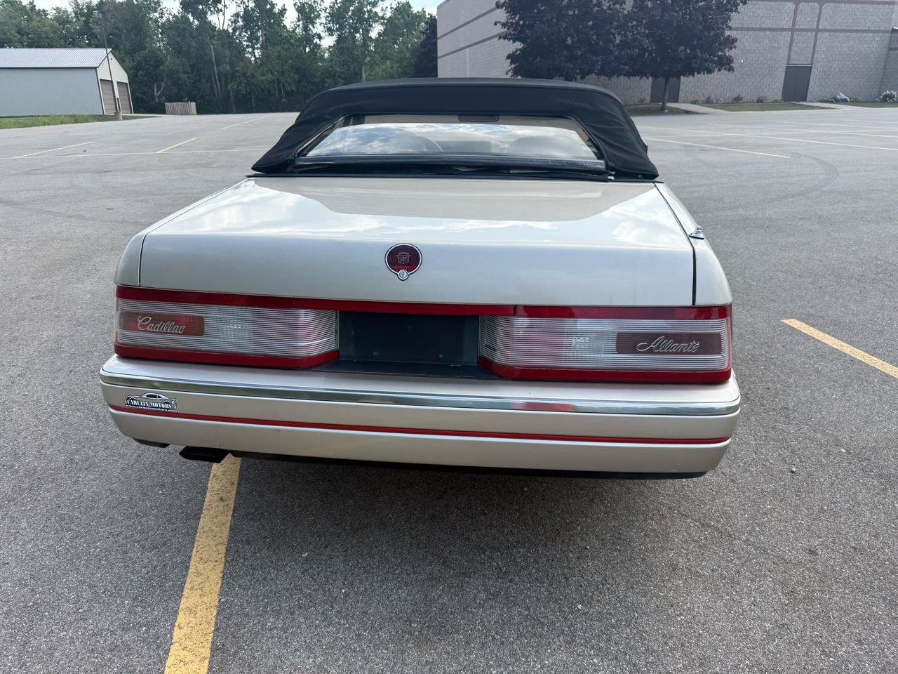 Used 1992 Cadillac Allante FWD image 6