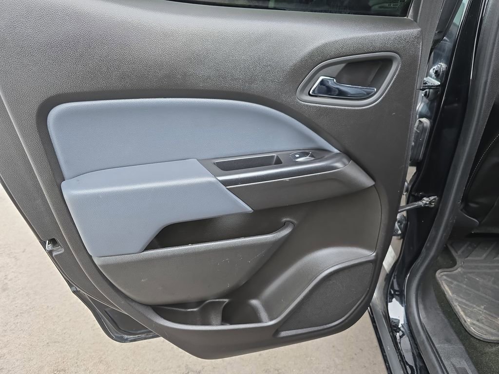 Used 2016 Chevrolet Colorado Z71 image 14