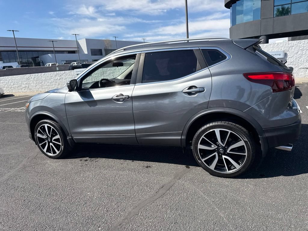 Used 2018 Nissan Rogue Sport SL FWD image 16
