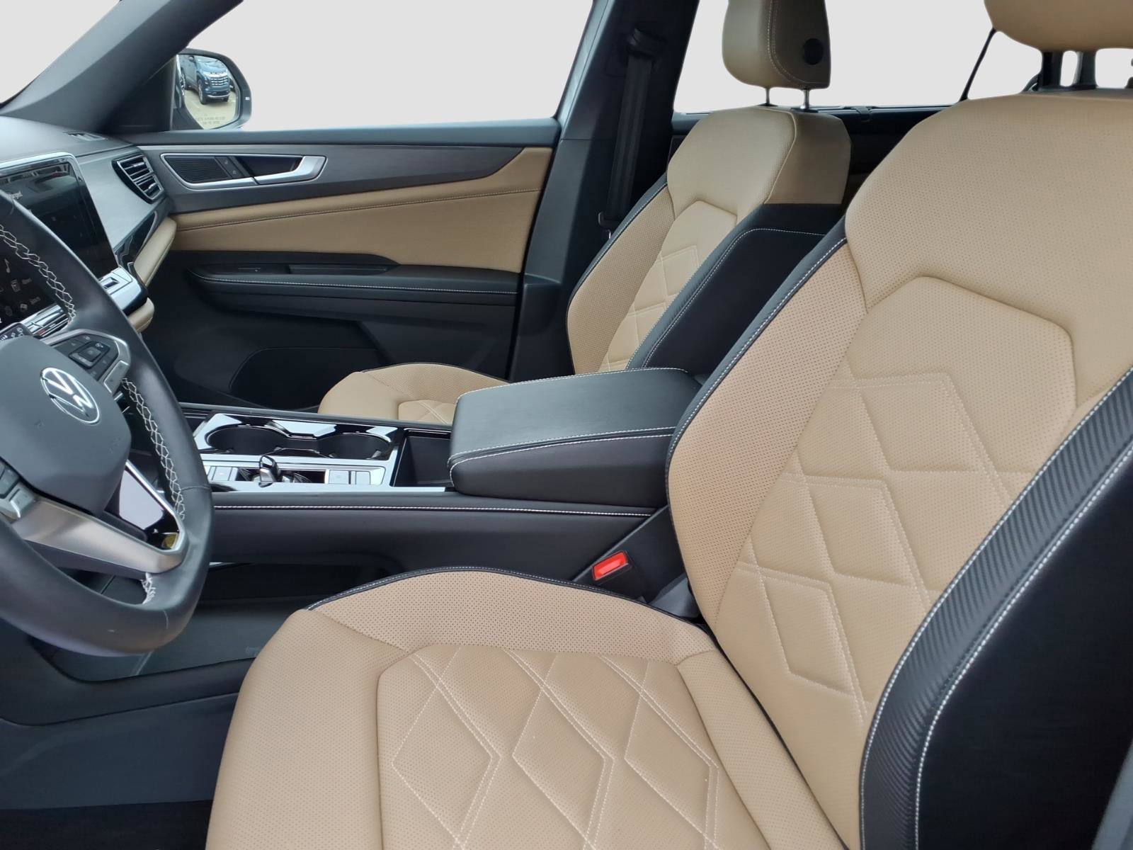 Used 2024 Volkswagen Atlas Cross Sport SE image 12