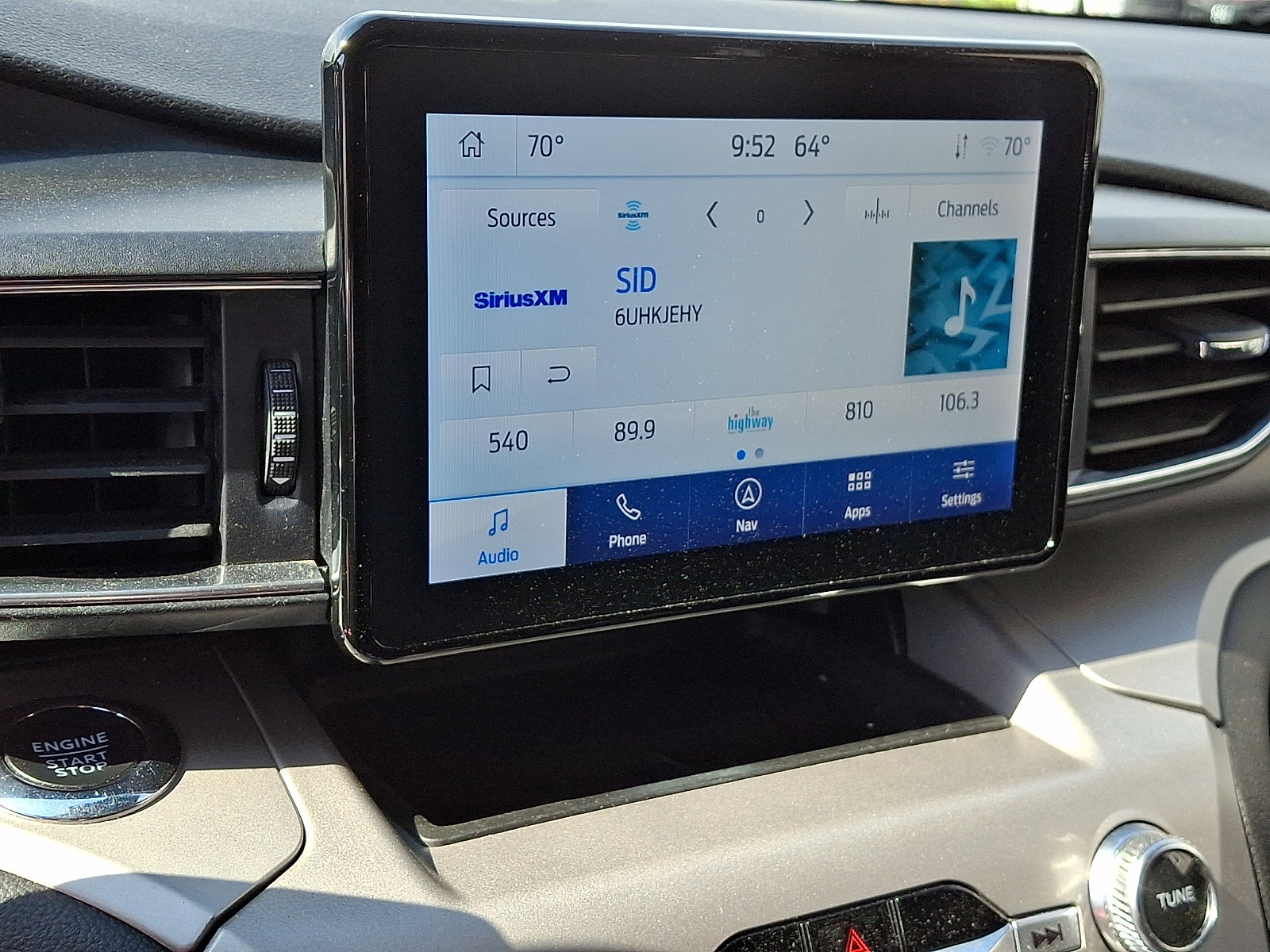 Used 2023 Ford Explorer XLT w/ Equipment Group 202A AWD/4WD image 18