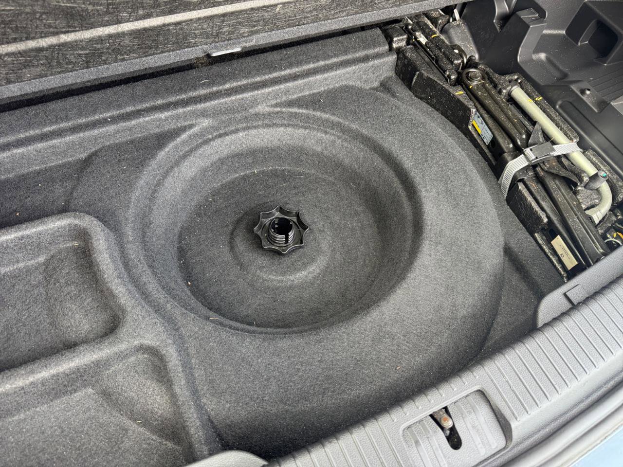 Used 2018 Volkswagen Atlas SE image 29