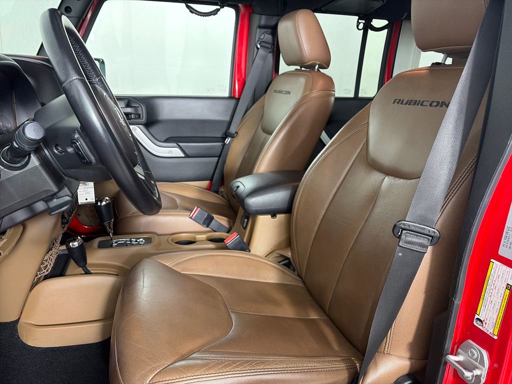 Used 2016 Jeep Wrangler Unlimited Rubicon w/ Connectivity Group AWD/4WD image 11