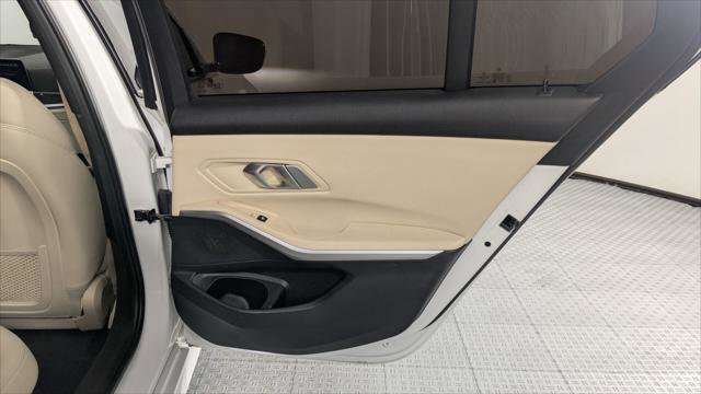 Used 2020 BMW 330i Sedan w/ Convenience Package image 21