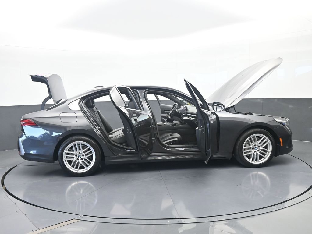 Used 2024 BMW 530i RWD image 82