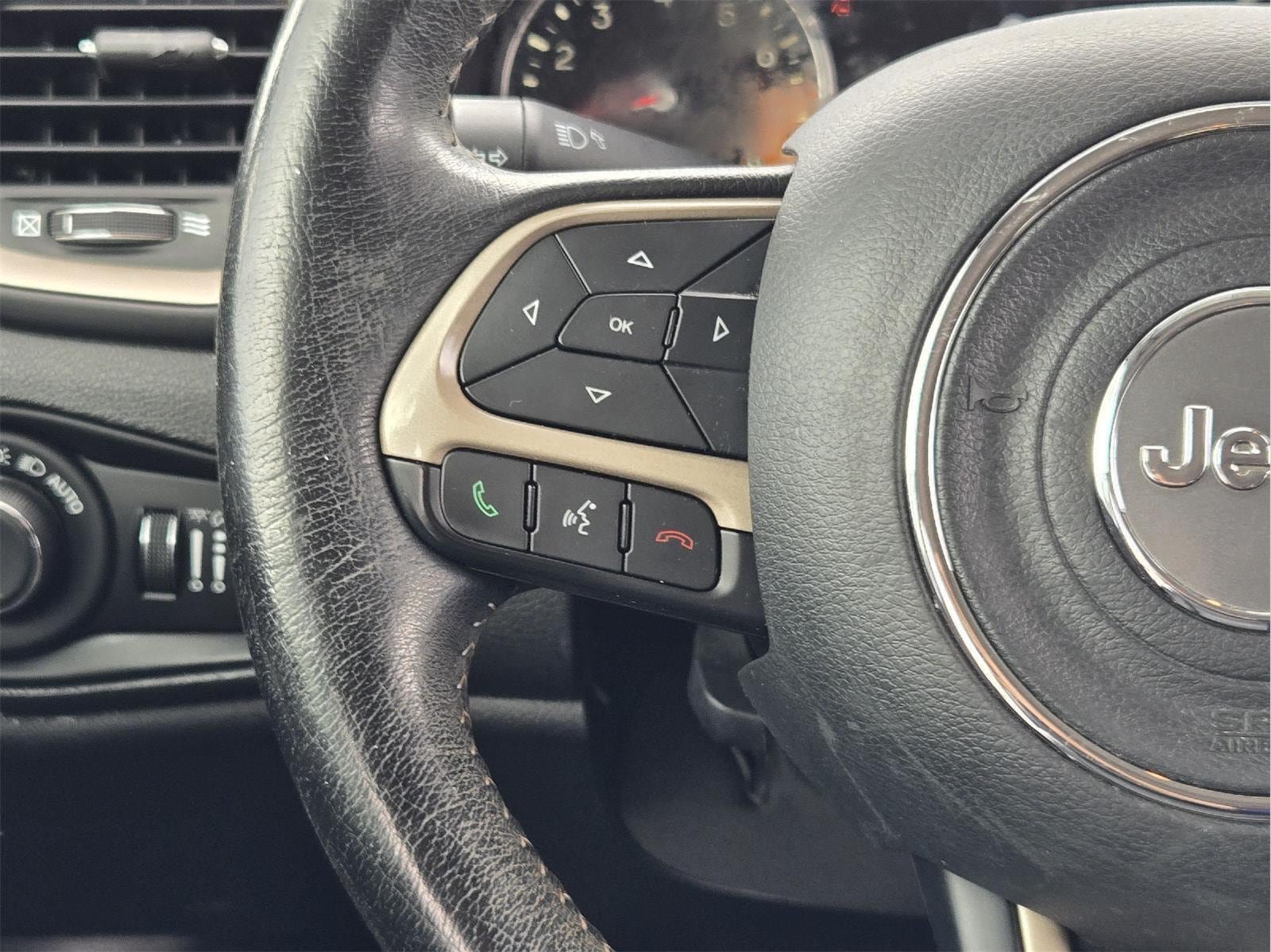 Used 2016 Jeep Renegade Limited FWD image 26