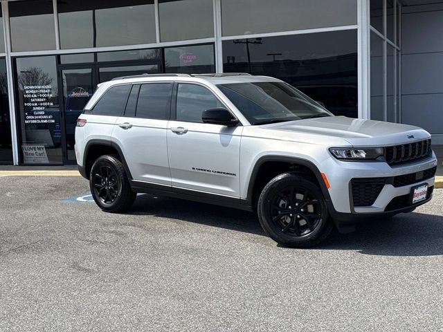 New 2026 Jeep Grand Cherokee Altitude AWD/4WD image 2