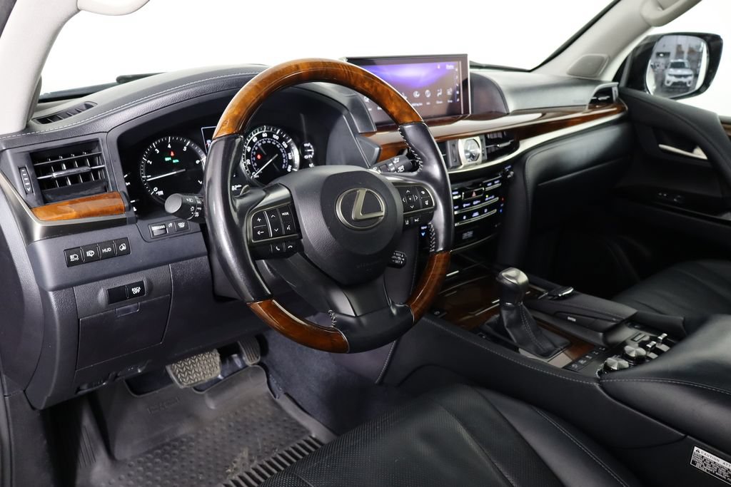 Used 2016 Lexus LX 570 4WD w/ Luxury Package image 30