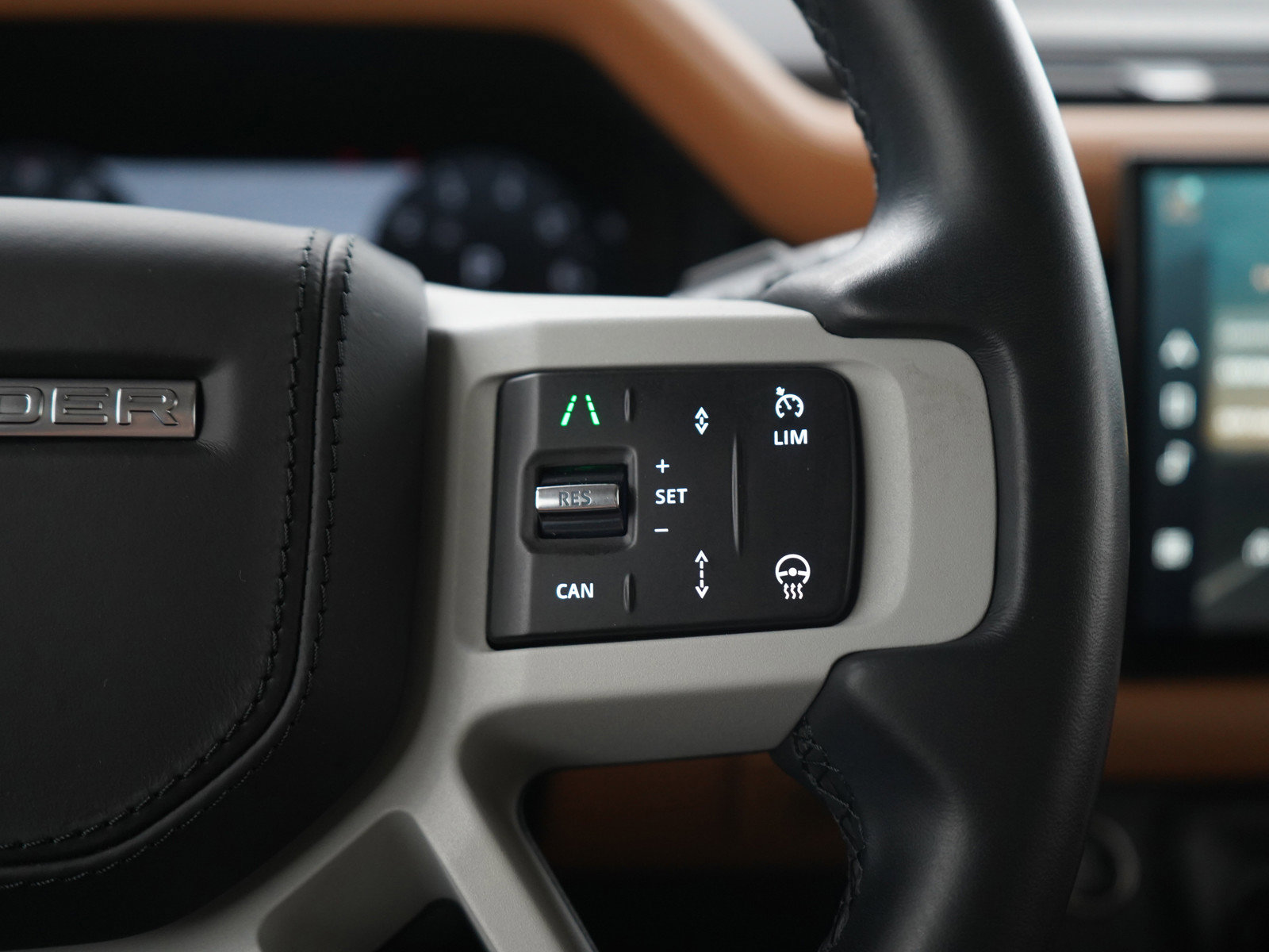 Used 2023 Land Rover Defender 130 First Edition image 28