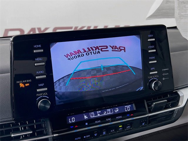 Used 2024 Toyota Sienna XLE image 18