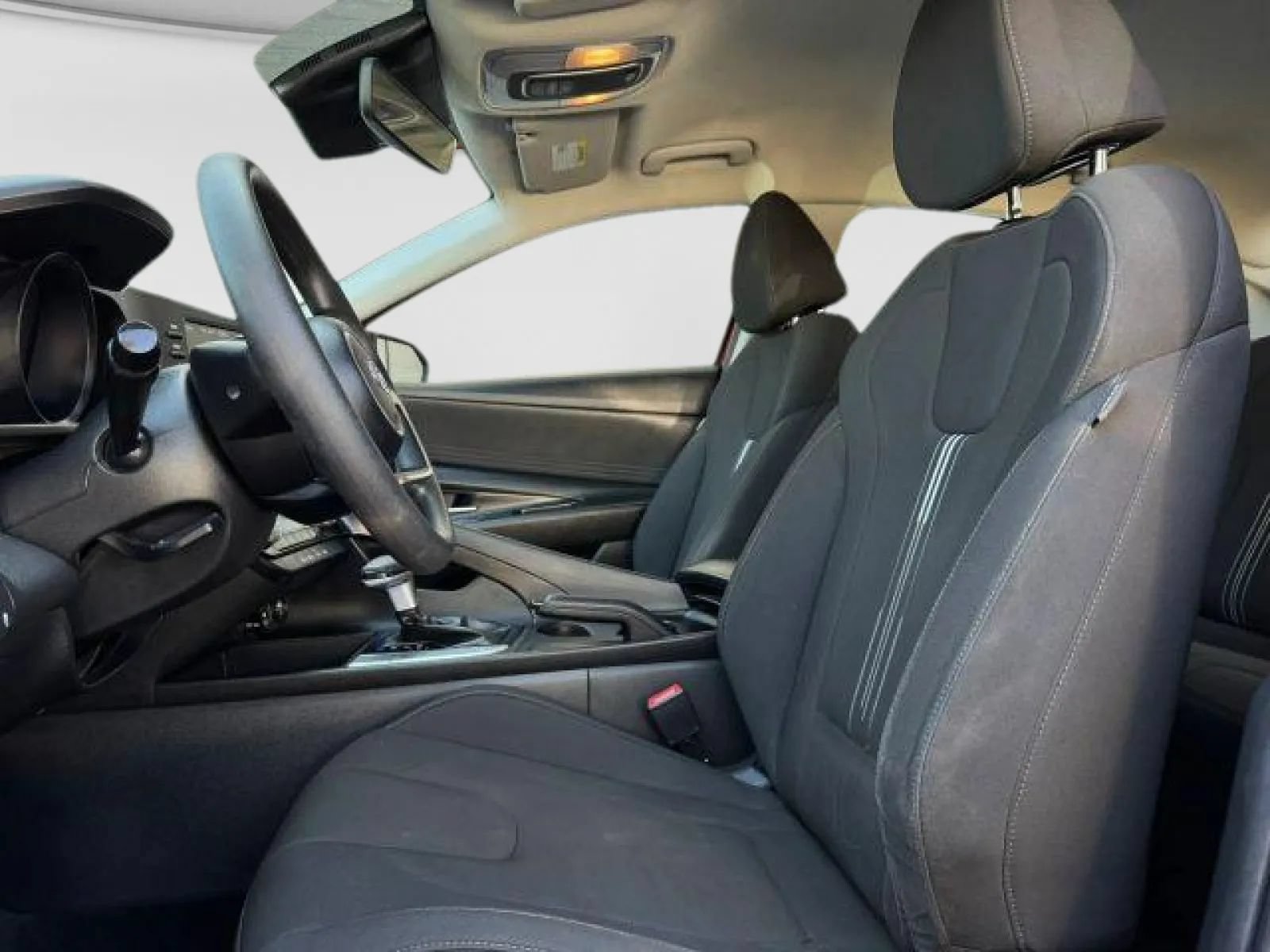 Used 2022 Hyundai Elantra SEL FWD image 15