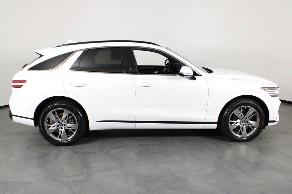 Used 2022 Genesis GV70 3.5T Sport w/ Sport Advanced Package AWD/4WD image 13