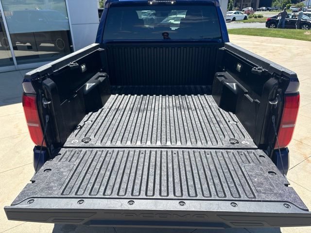 Used 2024 Toyota Tacoma TRD Off-Road AWD/4WD image 27