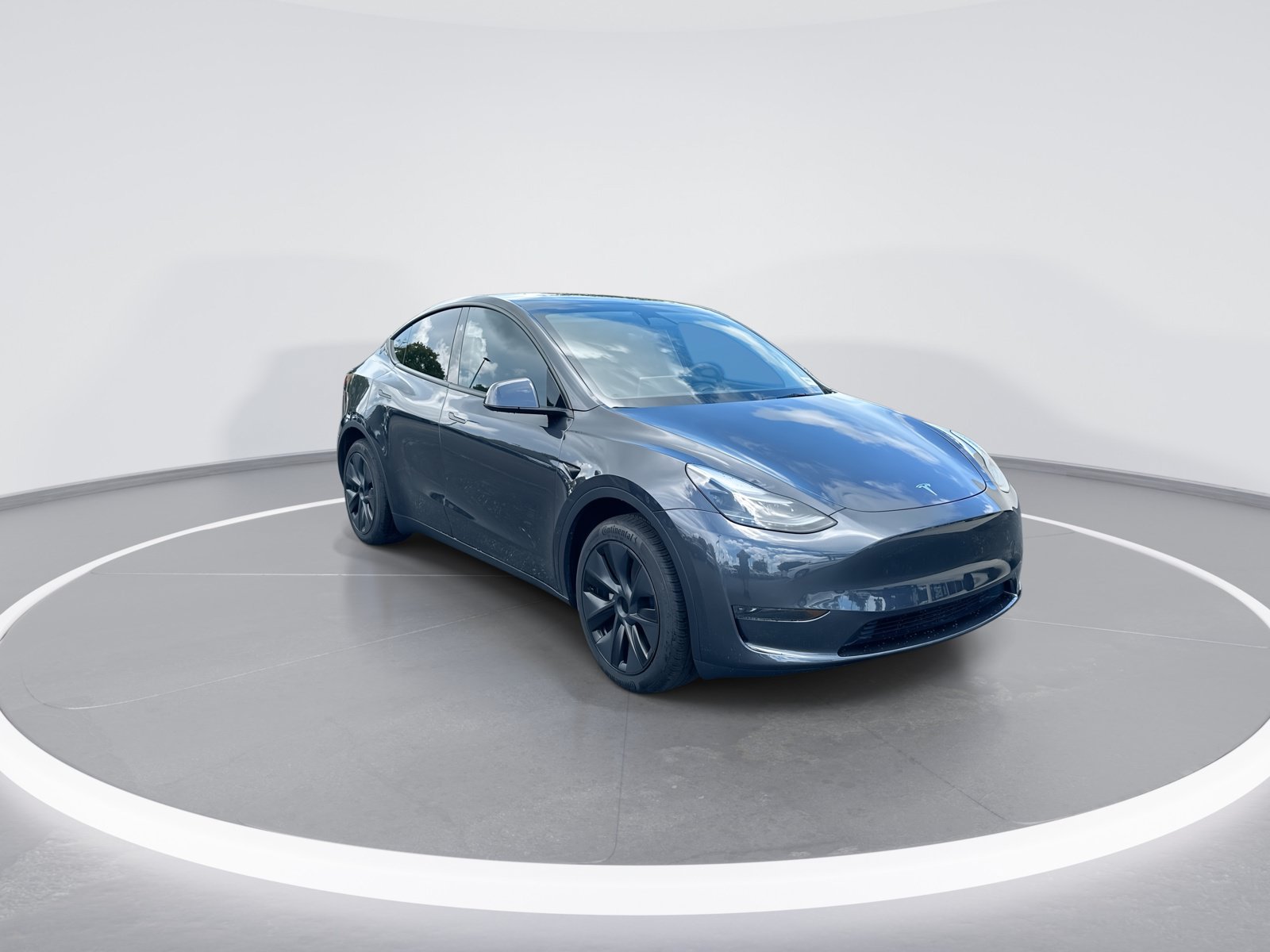 Used 2025 Tesla Model Y Long Range RWD image 2