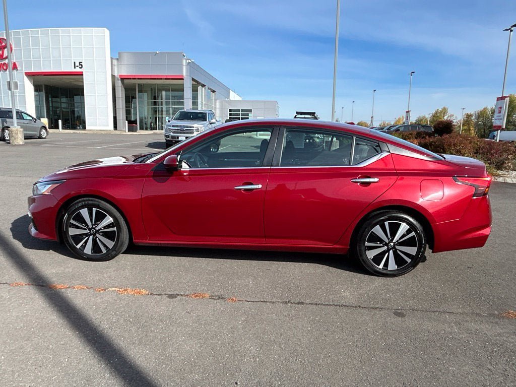Used 2021 Nissan Altima 2.5 SV FWD image 9