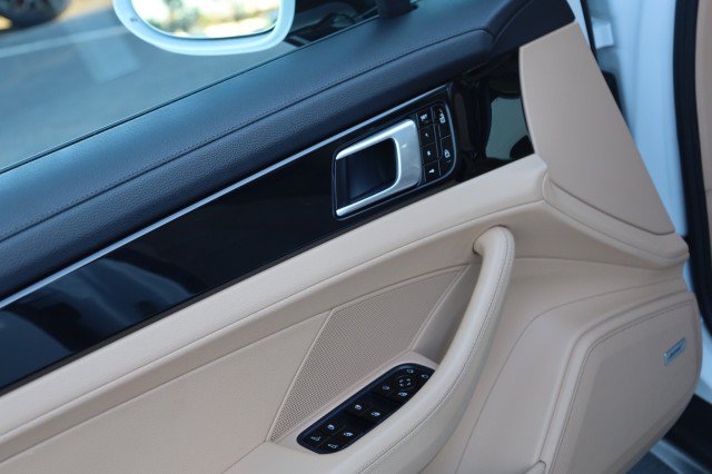 Used 2020 Porsche Panamera 4 AWD/4WD image 22